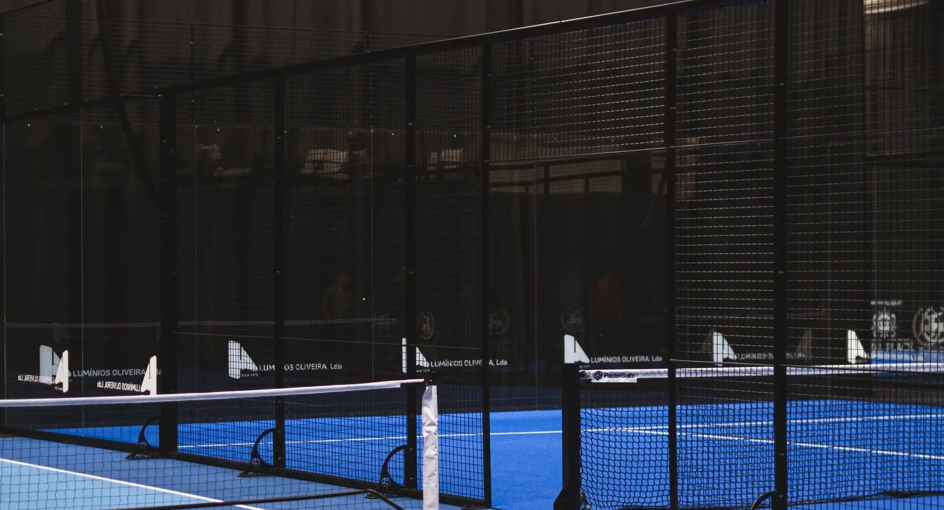 Campo de padel indoor do Zenith.